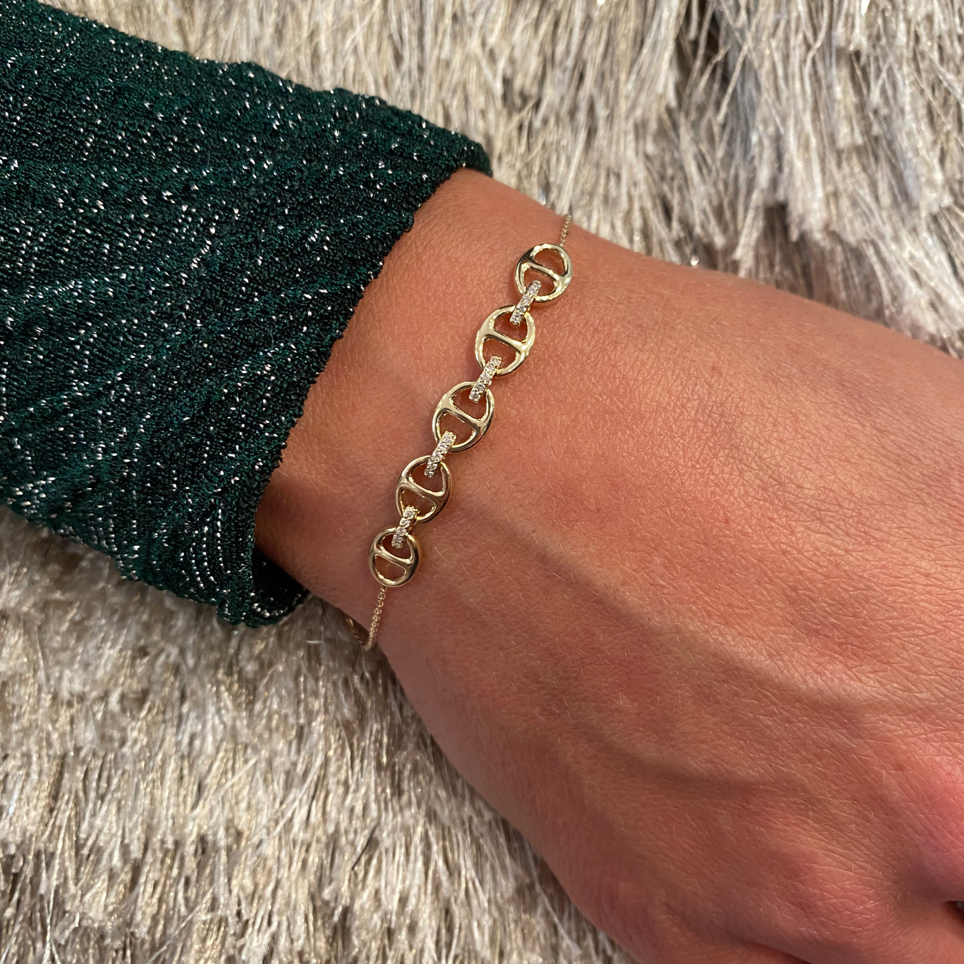 DIamond Station Bracelet in Yellow Gold