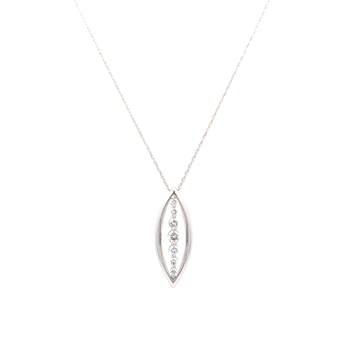 Graduating Diamond Pendant in White Gold