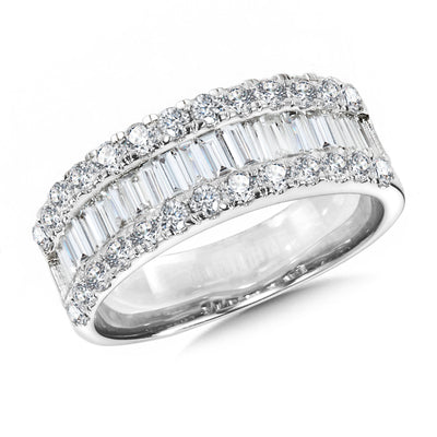 Baguette oand Round Diamond Ring in White Gold