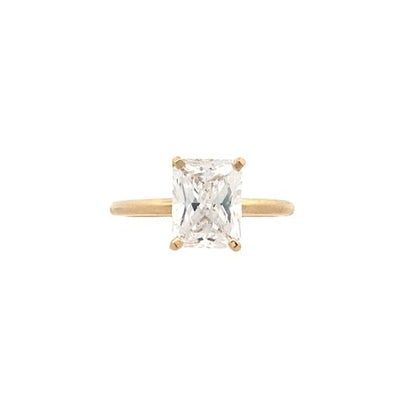 Radiant Cut Diamond Engagement Ring in Yellow Gold